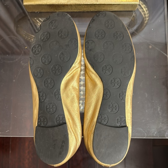 Tory Burch Reva Metallic Gold Ballet Flat With Gold Metal Double T Logo - Picture 16 of 16